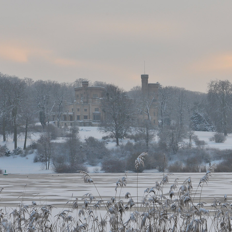 Blick auf Schloss Babelsberg vom Tiefen See