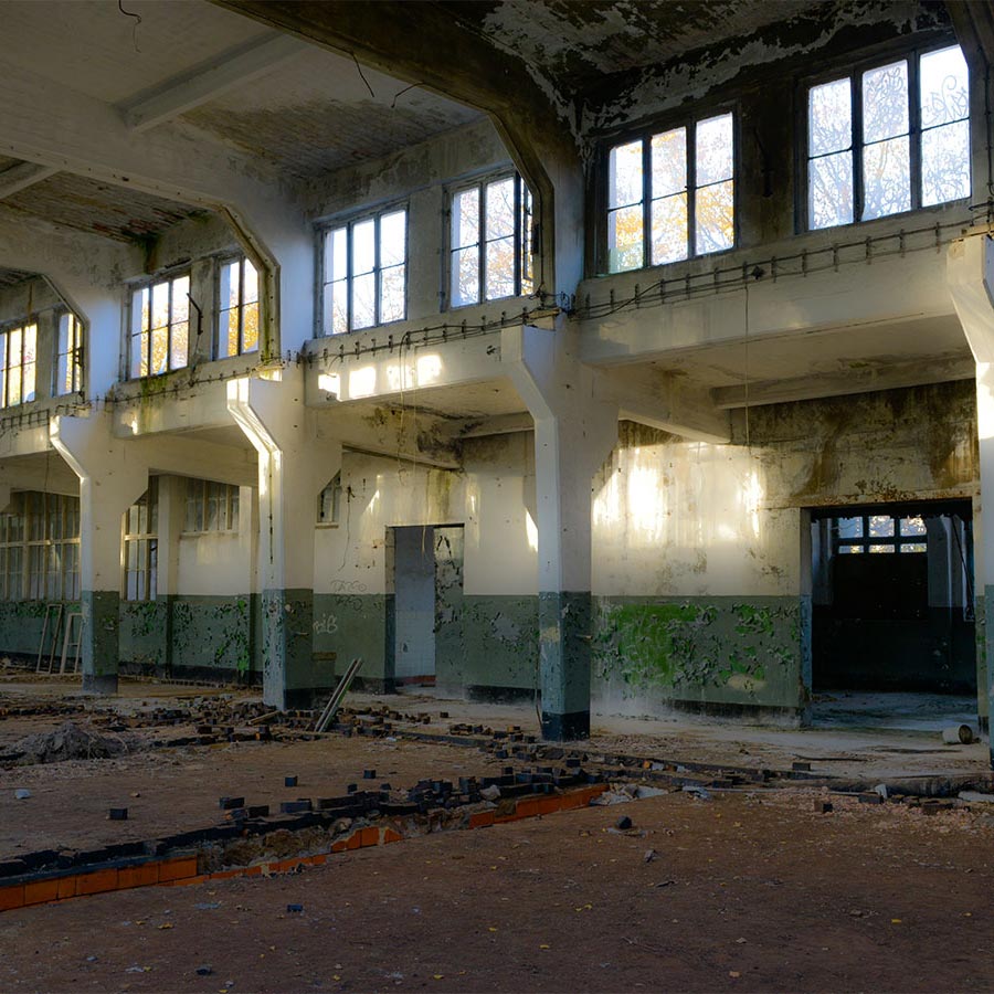 Panzerwerkstatt in den ehemaligen Krampnitz-Kasernen