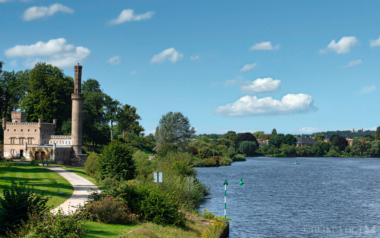 Die Glienicker Lake mit dem Dampfmaschinenhaus